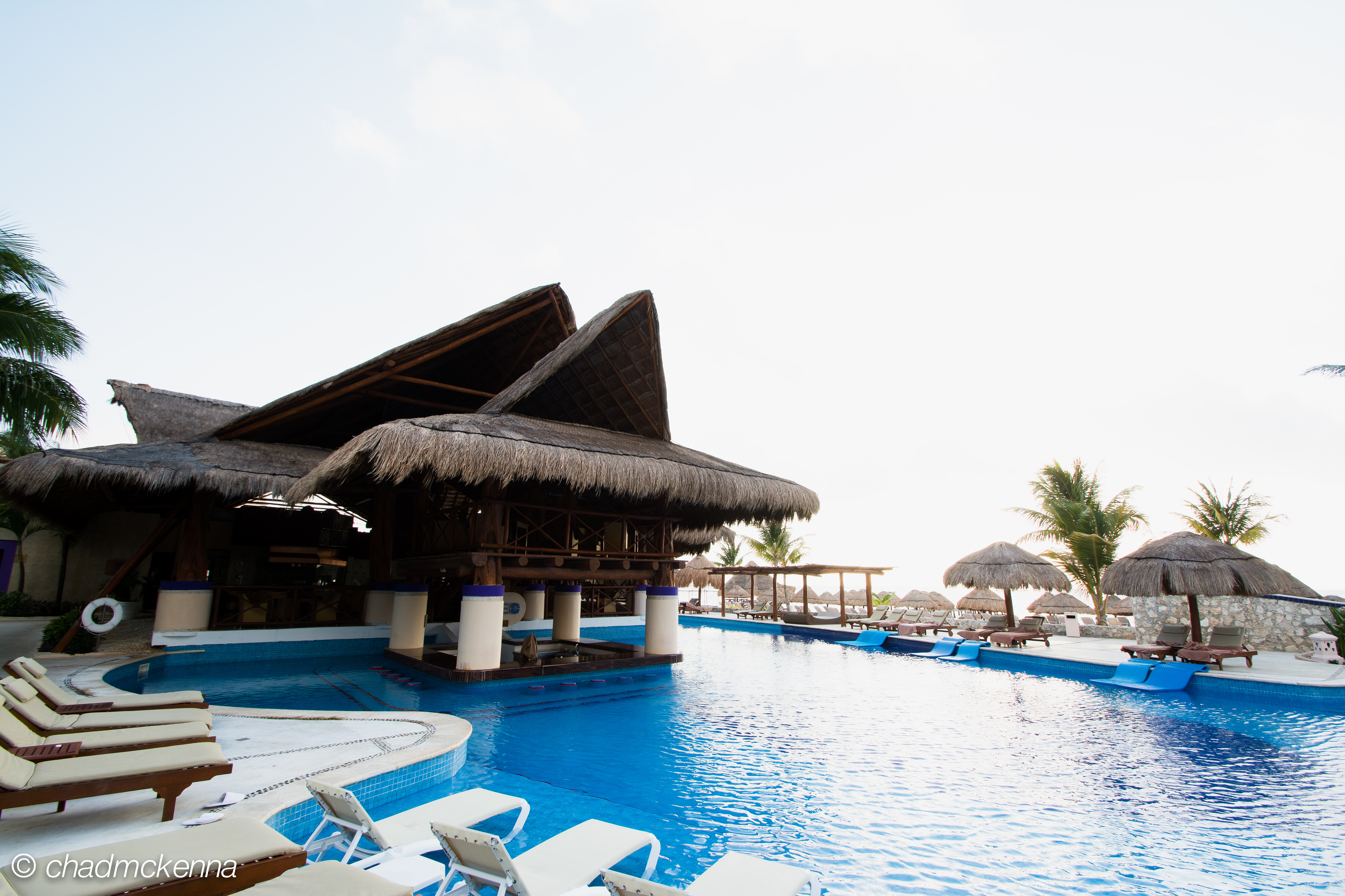 The swim up bar.